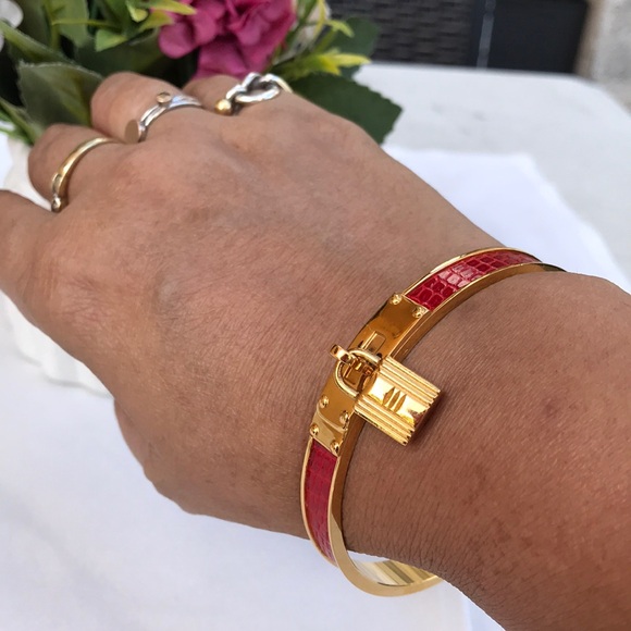 💯Authentic HERMES Kelly Cadena Lizard Motiff Bangle in Gold Kelly lock setting - Picture 11 of 17